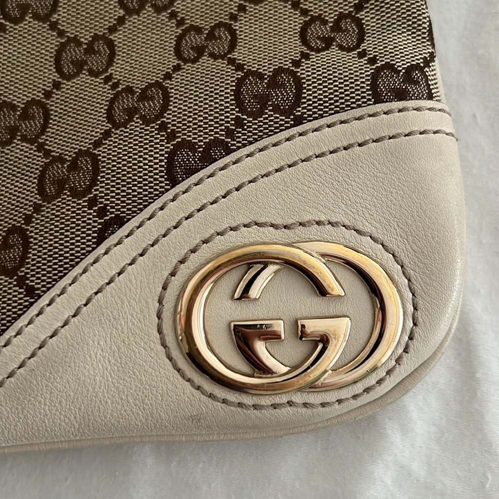 Gucci Beige and Brown Monogram Shoulder Bag - Picture 5 of 11